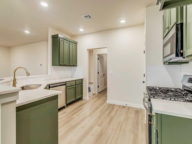 Building Photo - 8225 NW 163rd Ter