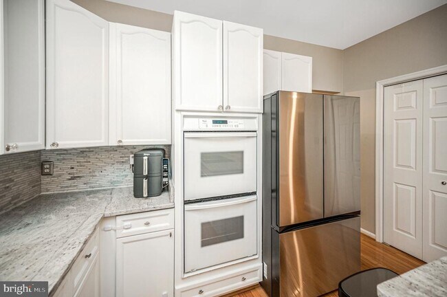 Building Photo - 15385 Windsong Ln