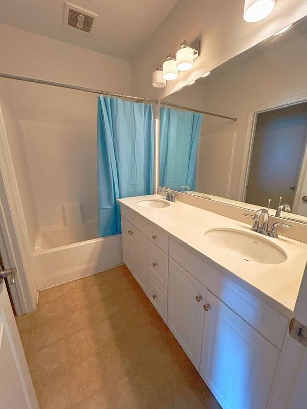 Building Photo - 2830 E Via Fiano