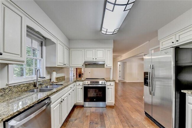 Building Photo - 478 Dorsey Cir SW