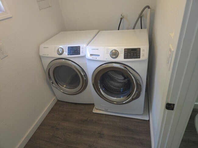 Building Photo - Old house charm with modern upgrades