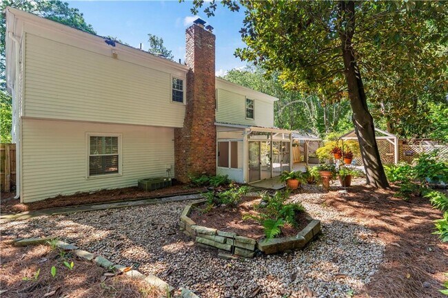 Building Photo - 78 Pheasant Dr SE