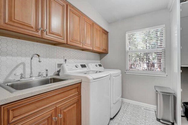 Building Photo - 15585 Timberside Ct