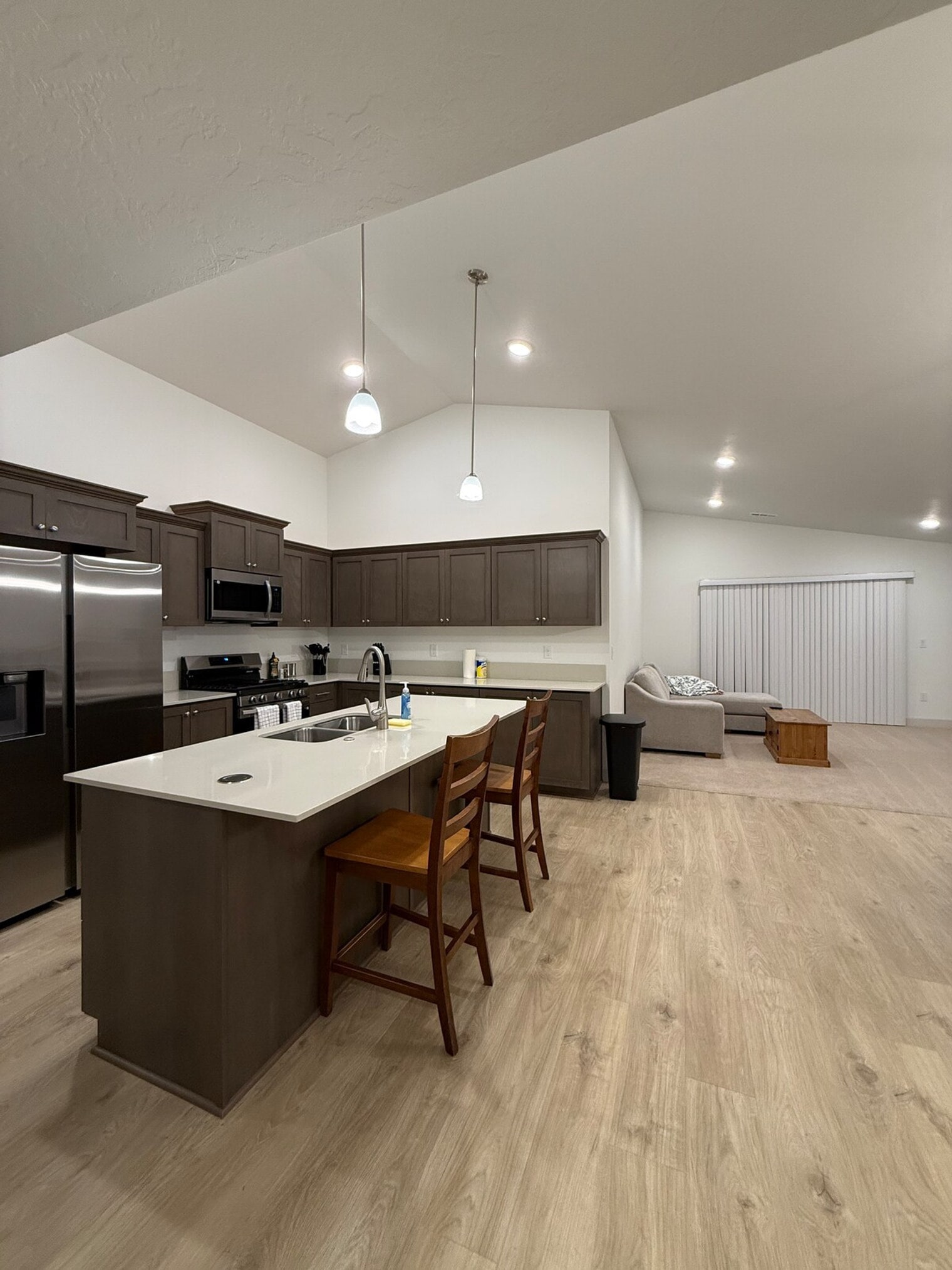 Building Photo - 385 Taft St