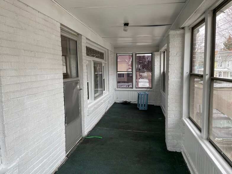 Building Photo - 2419 Wayne St