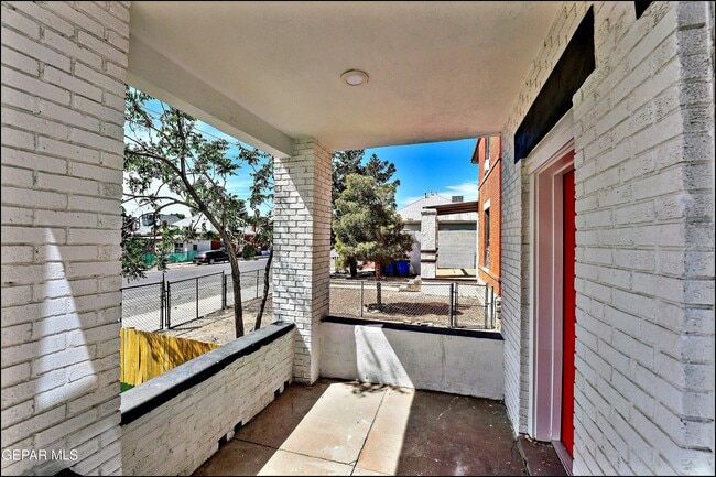 Building Photo - 615 Arizona Ave