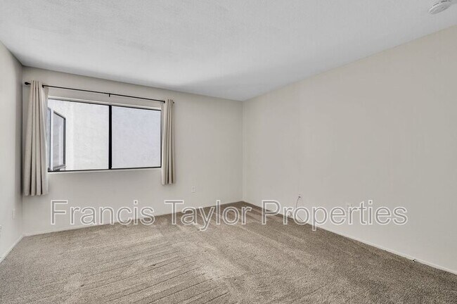 Building Photo - 6780 Friars Rd