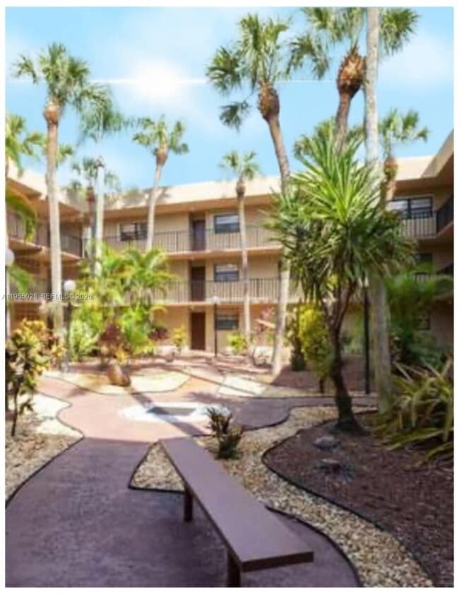 Building Photo - 10835 SW 112th Ave