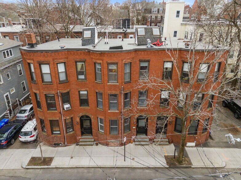 Building Photo - 116 Brook St