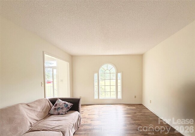 Building Photo - 118 Sunfish Dr