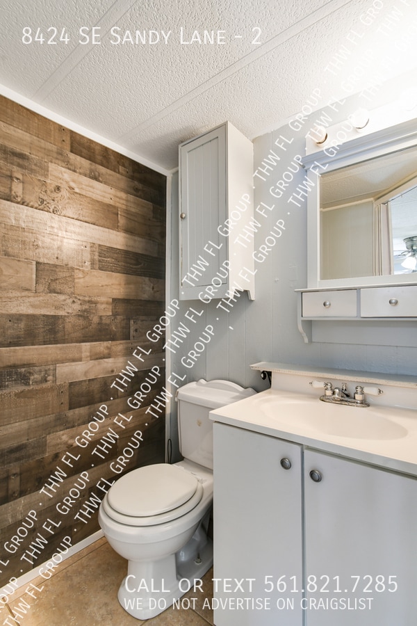 Building Photo - 8424 SE Sandy Ln