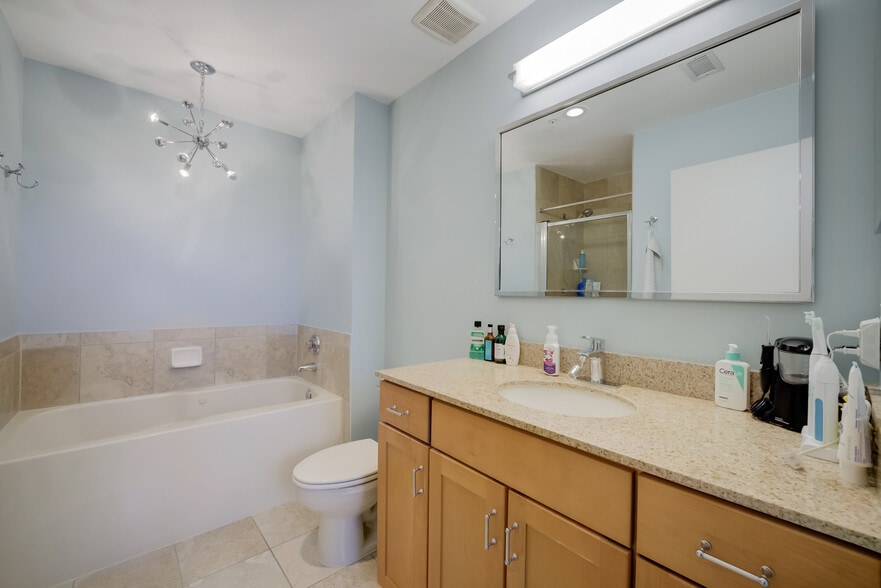Master Bathroom - 2020 12th St NW