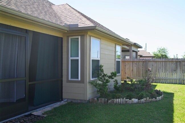 Building Photo - 3914 Dry Creek Dr