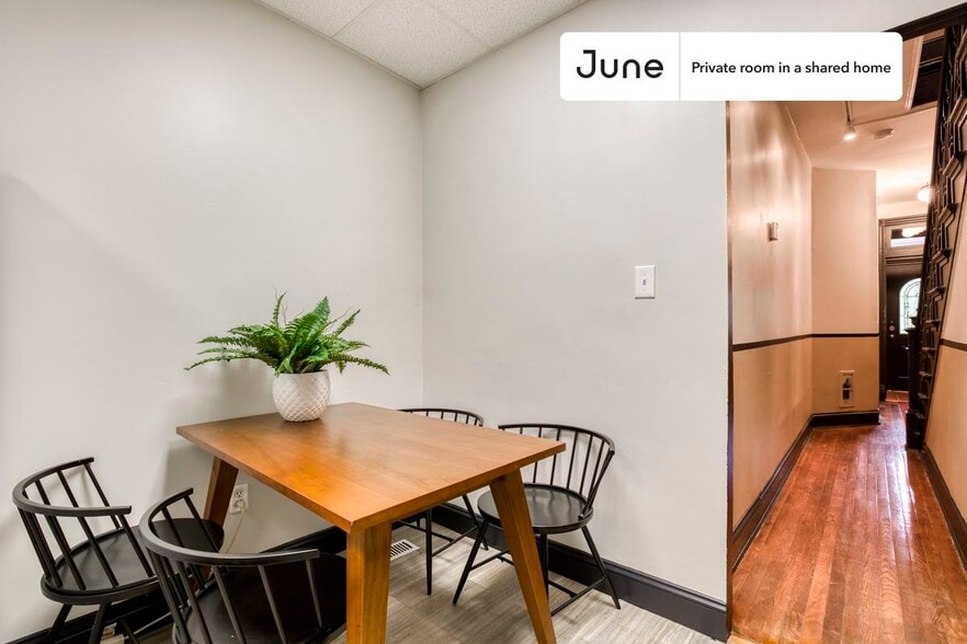 Building Photo - Room in Shared 4 bed/2 bath home in Columbia Heights