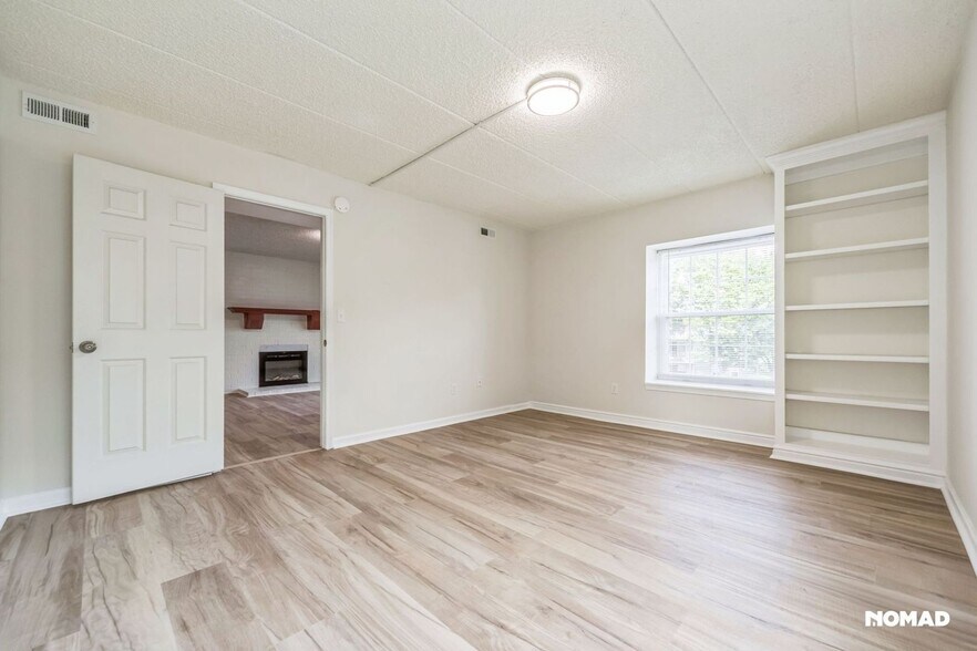 Building Photo - 505 Deer Run