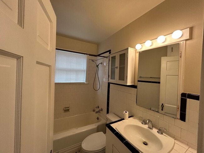 Building Photo - Highly sought after Monticello Unit Coming in April!