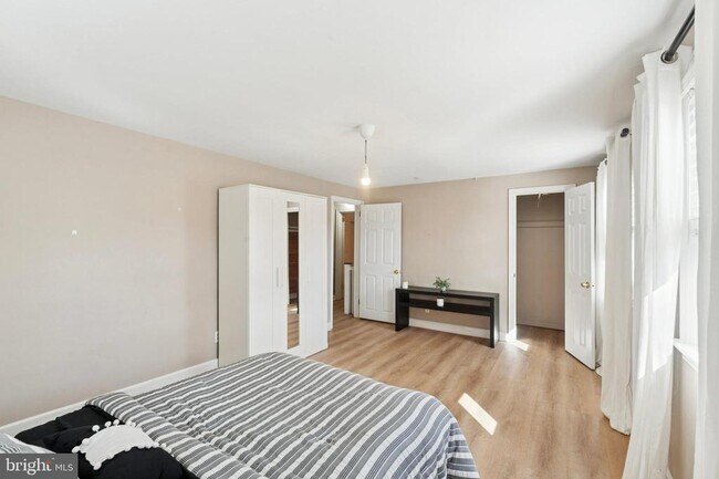 Building Photo - 614 Wises Mill Rd