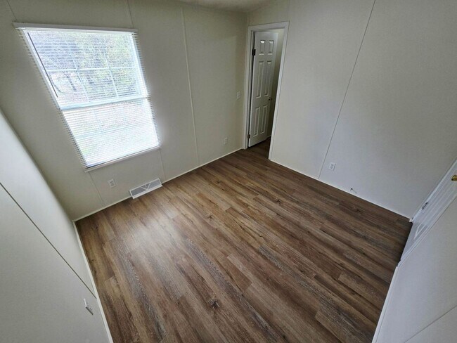 Building Photo - 3 Bed 2 Bath in quiet country setting! View this home TODAY!