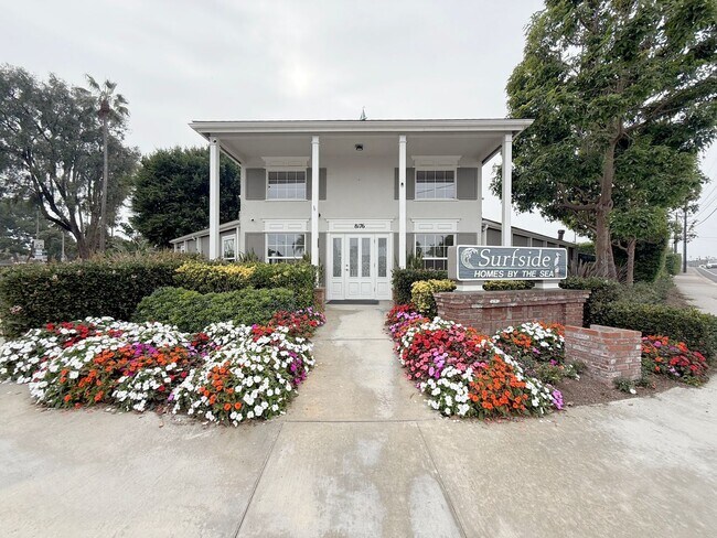 Building Photo - Rare Surfside One Bed Condo with Two Car G...