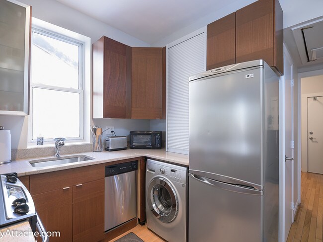 Building Photo - 1512 10th Street NW Unit 2