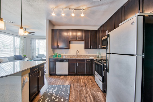 Building Photo - Encore At Westfork