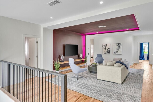 Building Photo - 7533 Royal Pl