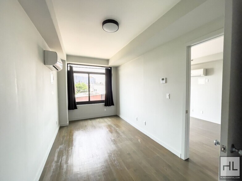 Building Photo - Bushwick Avenue / Spacious 2-Bed 1-Bath
