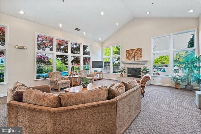 Building Photo - 14300 Rosy Ln