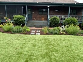 Building Photo - 421 Oakhill Ave