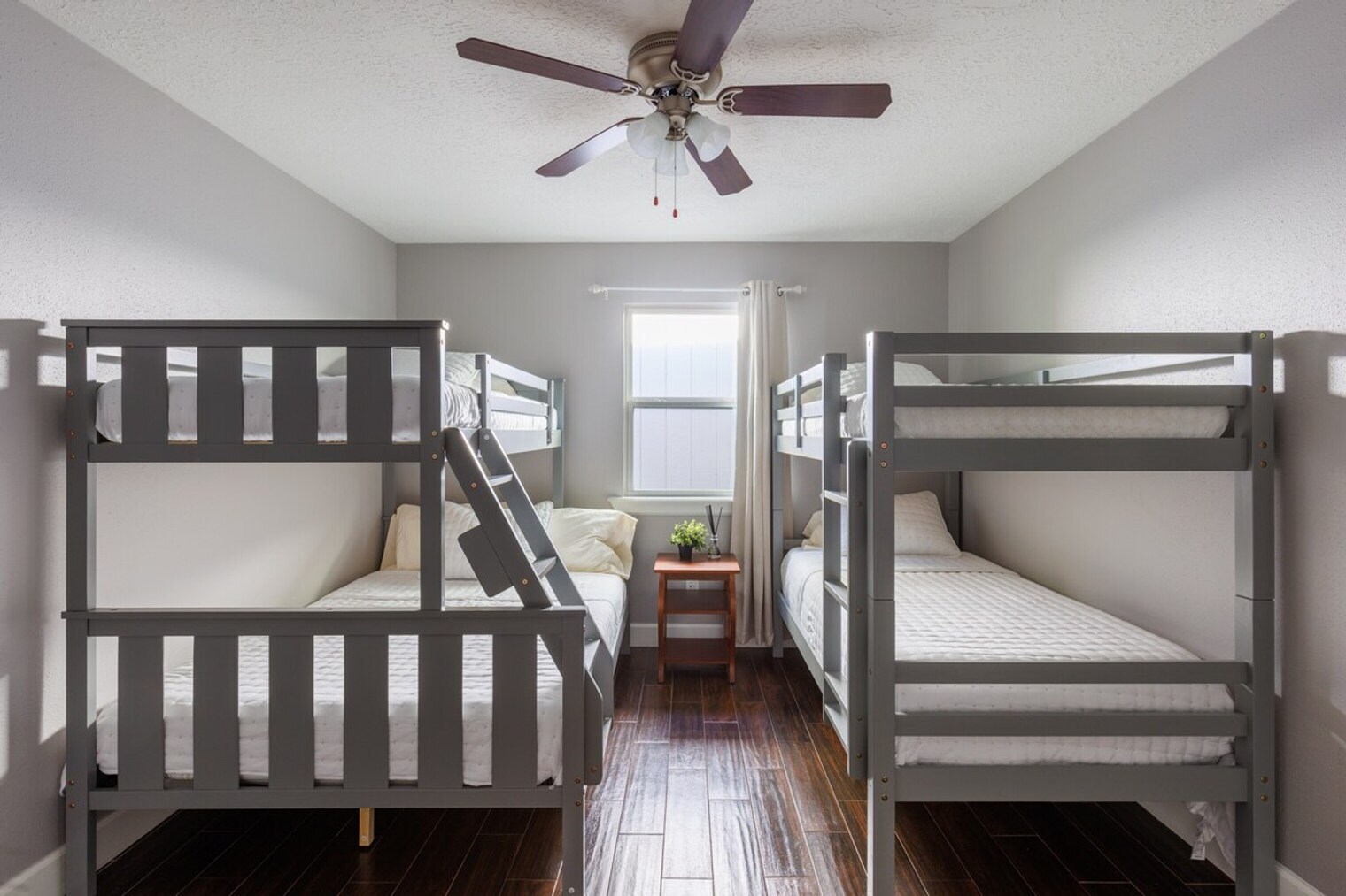 Building Photo - 15818 Val Vista Dr