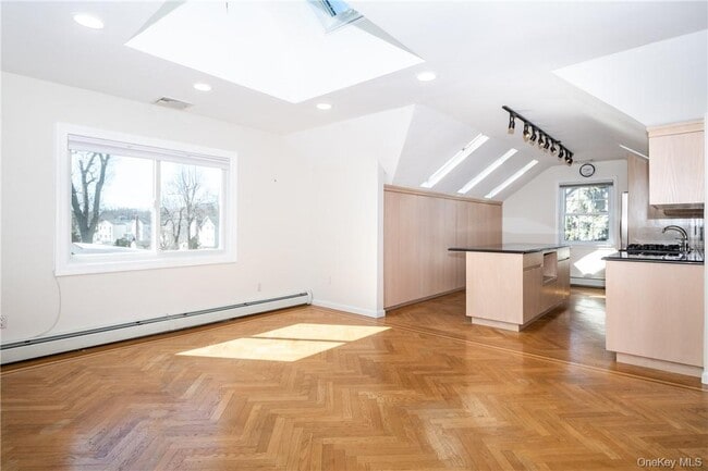 Building Photo - 89 Ridgewood Ave