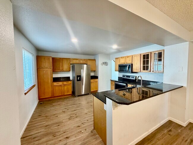 Building Photo - 5006 Bittercreek Dr