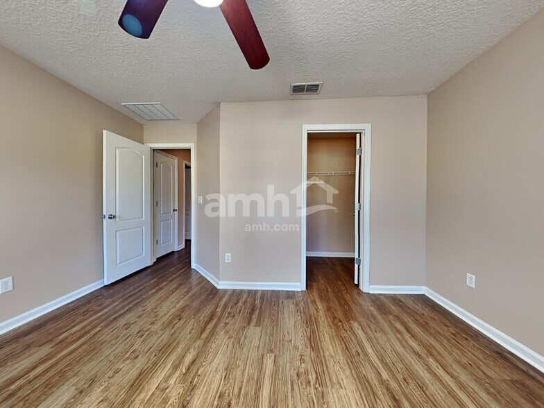 Building Photo - 12618 Wooded Bluff Ct