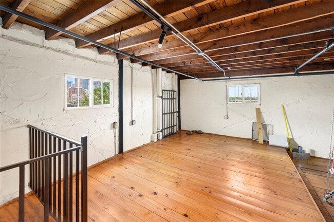 Building Photo - 1011 Wood St