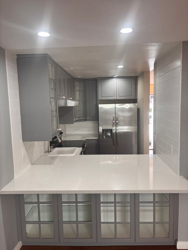 Building Photo - TWO-STORY TOWNHOME FOR RENT IN CLAIREMONT - 2BD/1.5BA - ONLY $3,045/MO