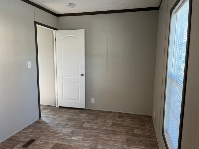 Building Photo - Pelican Point