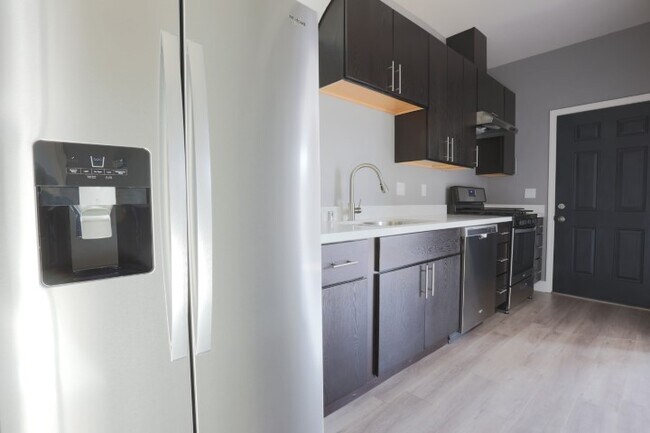 Building Photo - 3215 Telegraph Ave