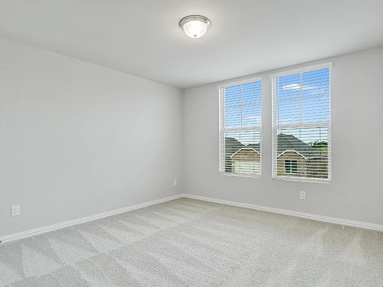 Building Photo - 3416 Kingsview Dr