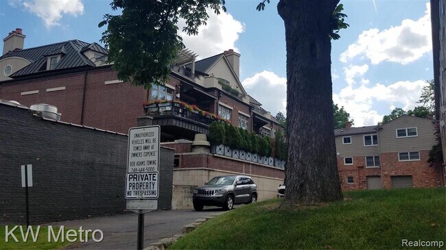 Building Photo - 553 N Old Woodward Ave