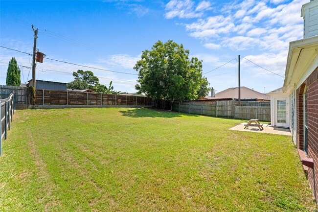 Building Photo - 6903 Hawaii Ln