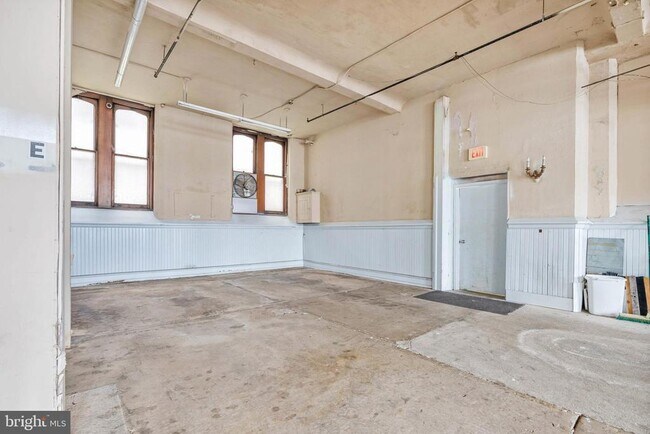 Building Photo - 3849 Terrace St