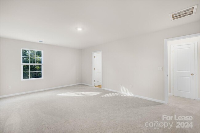 Building Photo - 10142 Chatham Run Ln