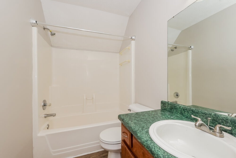 Building Photo - 405 Shamrock Dr