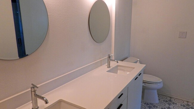 Building Photo - 2301 Anacua Cir