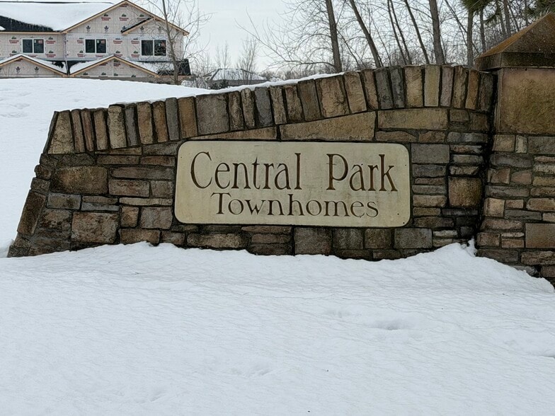 Building Photo - 1226 45th Ave NE