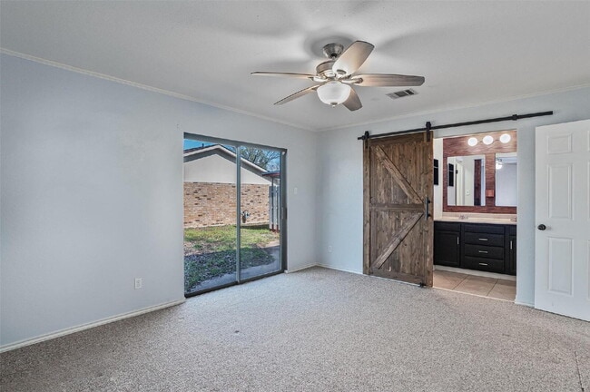 Building Photo - "Charming 3-Bedroom Home with Cozy Fireplace in Bossier City"