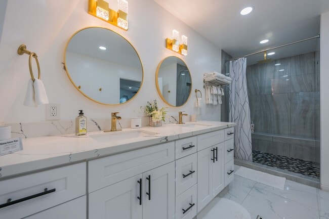 Building Photo - 28205 Meadow Oak Ln