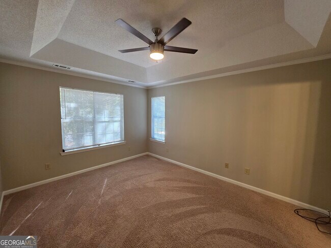 Building Photo - 302 Henley Way