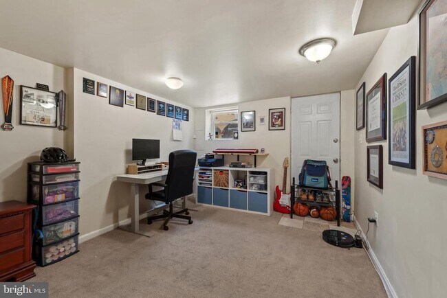 Building Photo - 1807 E Lombard St