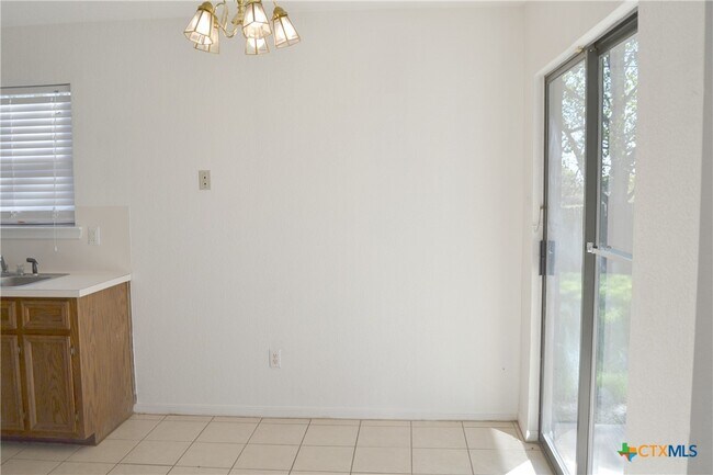 Building Photo - 4518 Ronald Dr